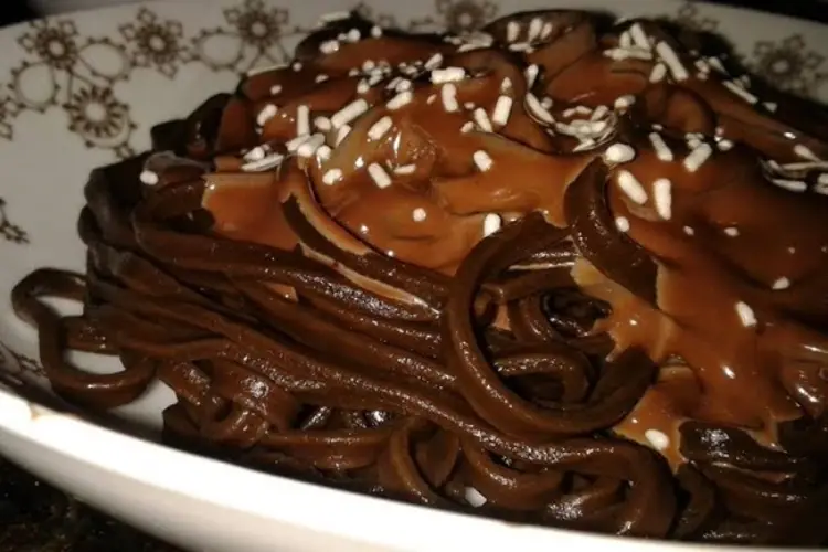 Receita de Macarrão de Chocolate