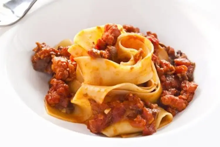 Receita de Macarrão Pappardelle com Cogumelo Porcini e Linguiça