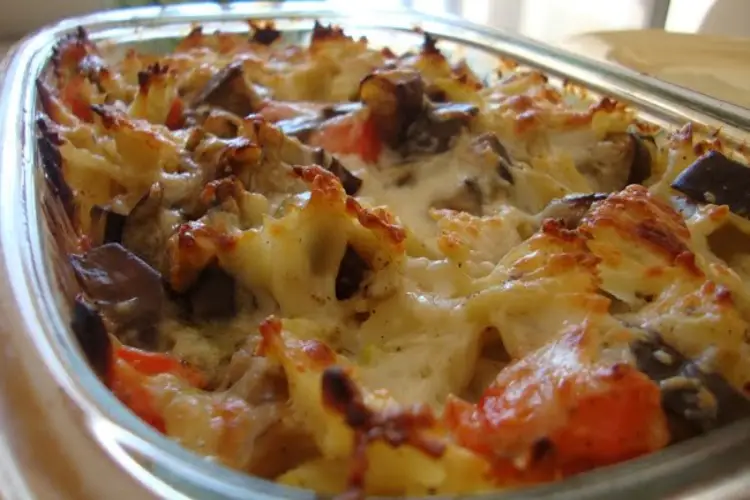 Receita de Massa Gratinada com Atum e Legumes