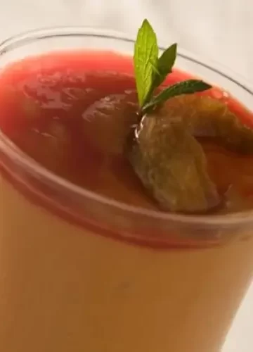 Milkshake de mamão com cassis