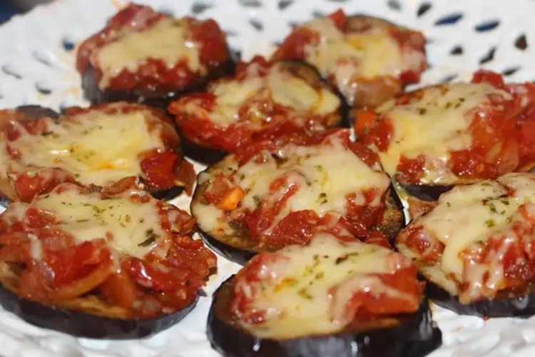 Receita de Mini Pizza de Berinjela