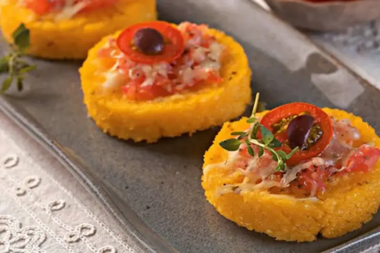 Receita de Mini pizza de polenta