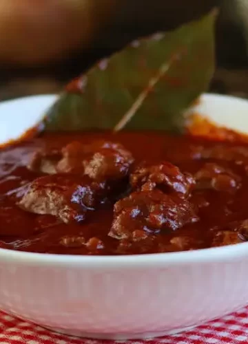 Molho com Linguiça Fresca