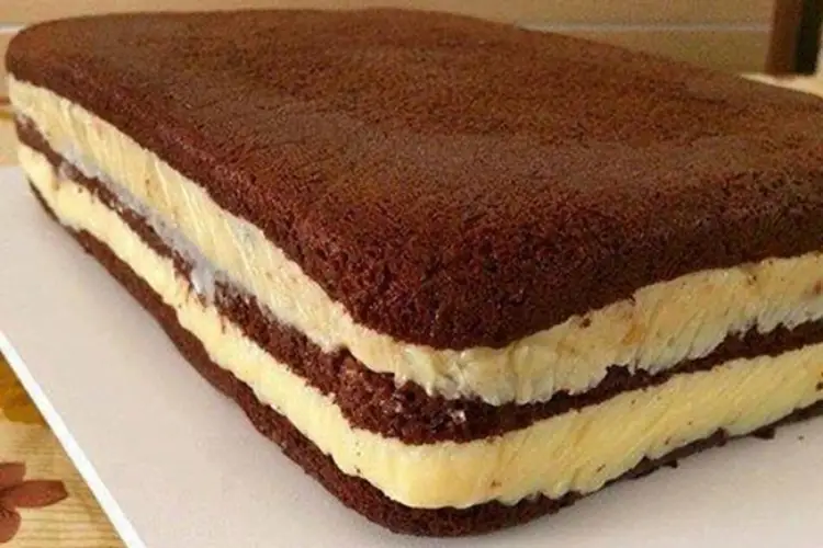 Receita de Pão de Ló de Chocolate com Recheio de brigadeiro branco