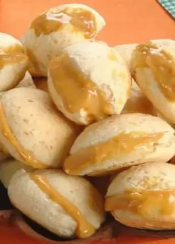 Receita de Pão de Queijo com Doce de Leite