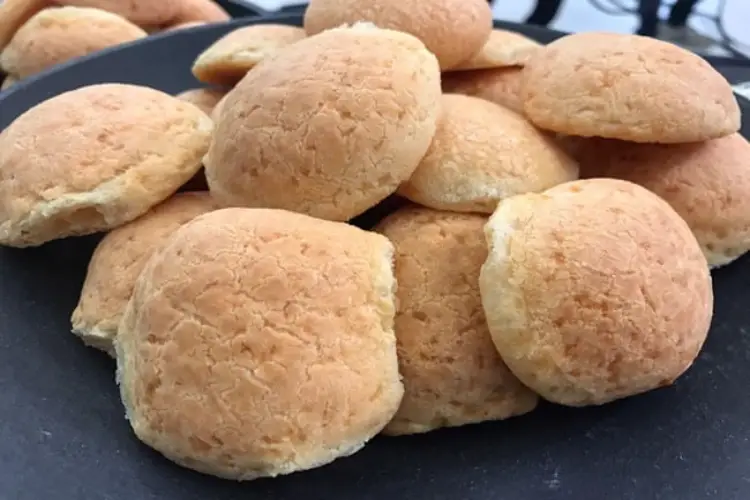 Receita de Pão de queijo com 3 ingredientes