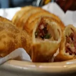 Pastelzinho de Carne Seca com Pinhão