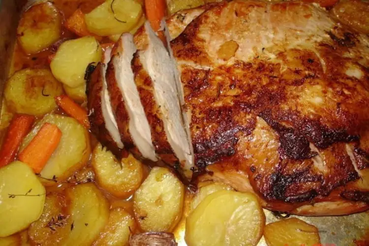 Receita de Pernil Assado com Batatas