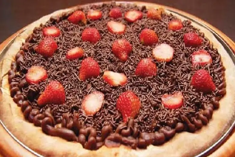 Receita de Pizza de Chocolate com Morango