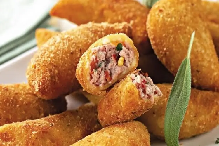 Receita de Risoles de Pasta de Salsicha com Ricota