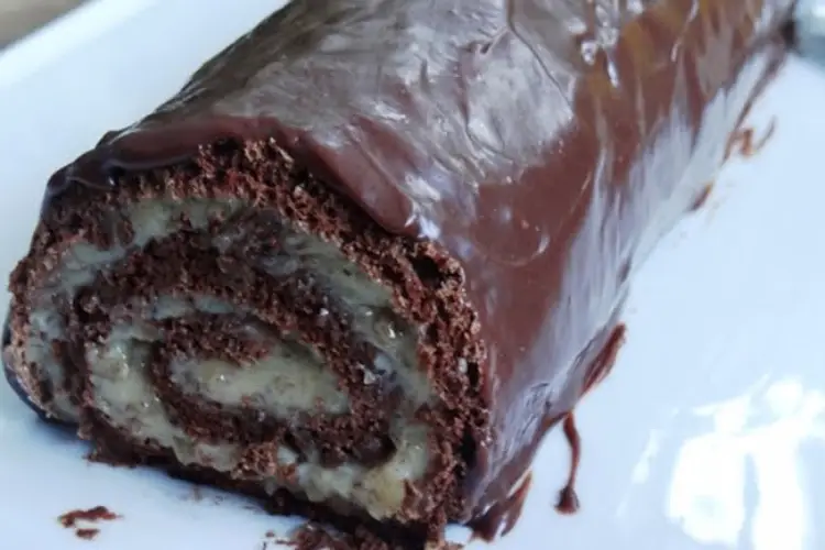 Rocambole de Nozes com Chocolate