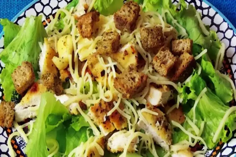 Receita de Salada de Frango Crocante