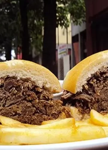 Sanduíche de Carne Louca