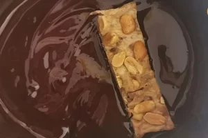 Snickers vegano e sem glúten caseiro