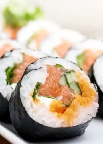 Receita de Sushi (suchí)(em japonês: 寿司, 鮨 ou 鮓)