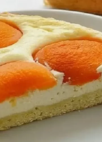 Torta de Pêssegos e Requeijão