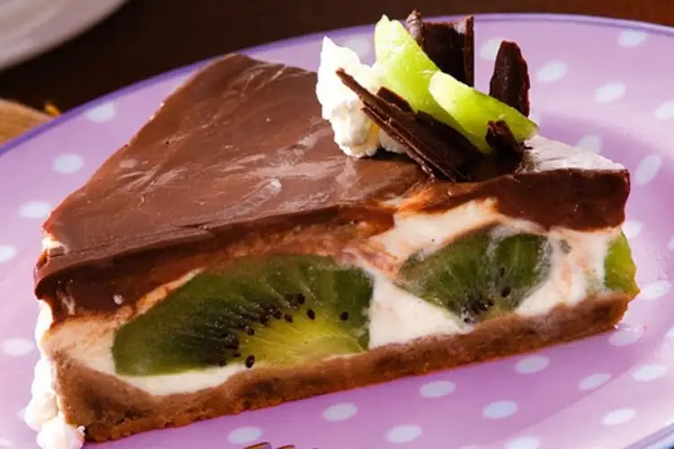 Receita de Torta de chocolate com kiwi