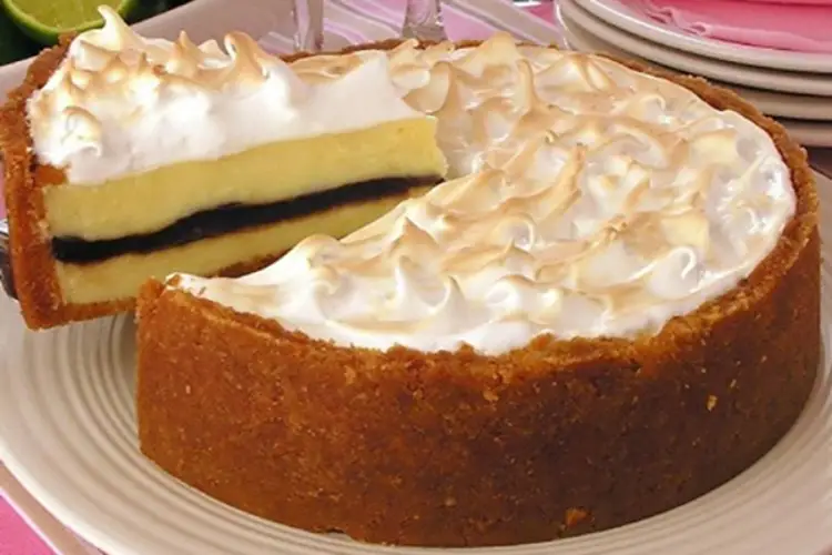 Receita de Torta de limão com recheio de chocolate