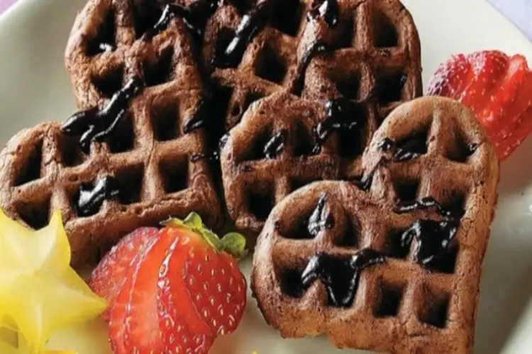 Receita de Waffle de chocolate com frutas