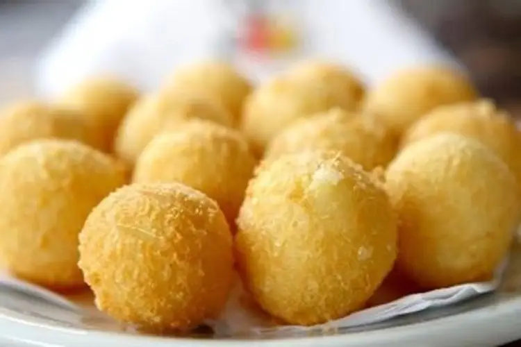 Receita de Bolinho de Mandioca e Carne Moída Light