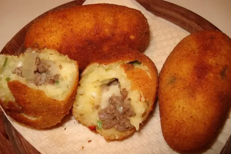 Receita de Bolinho de Mandioca com Carne