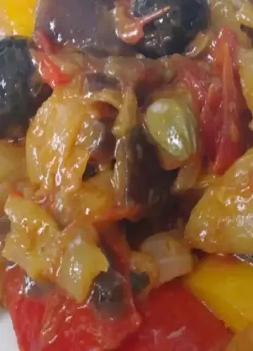 Caponata Light, è um prato vegetariano