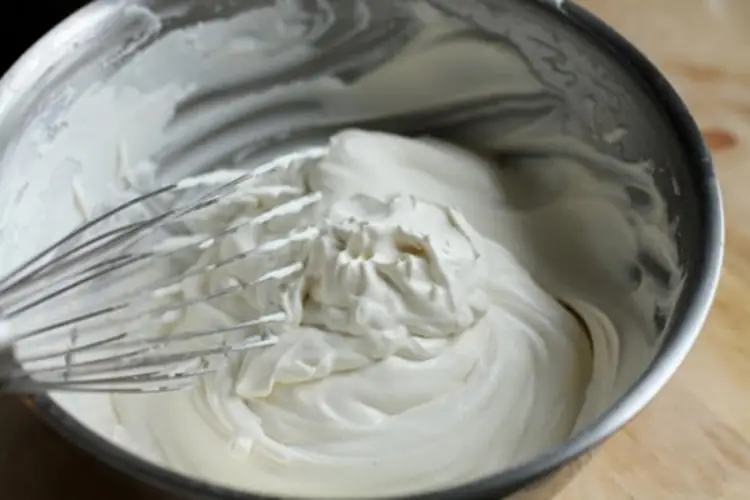 Receita de Chantilly sem creme de leite fresco