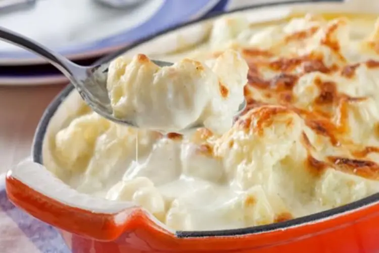 Receita de Couve Flor Gratinada com Molho Branco e Queijo