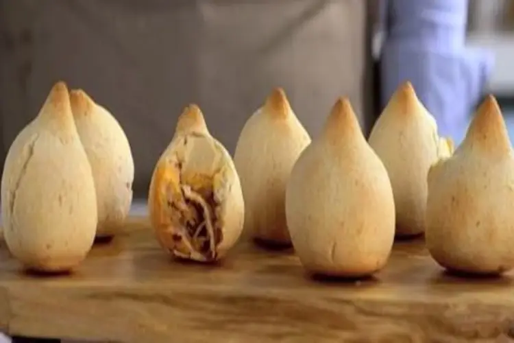 Receita de Coxinha com Massa de Pão de Queijo