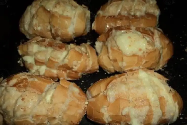 Receita de Pão Assado com Creme de Alho