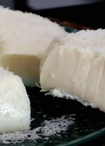 Pudim de maria mole de coco