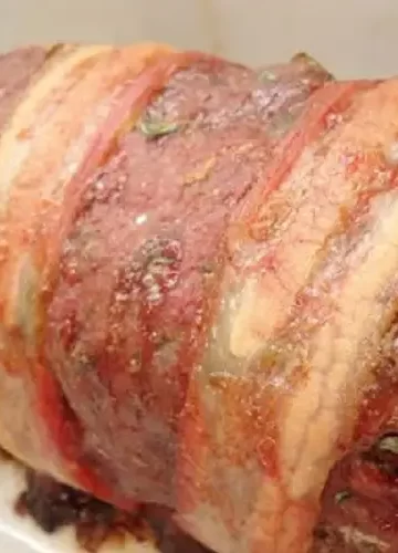 Receita de Rocambole de Carne com Bacon